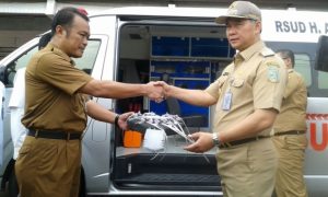 Dekatkan Pelayanan Masyarakat, Pemkot Jambi Berikan Bantuan Mobil Ambulan Ke RSU Abdul Manaf