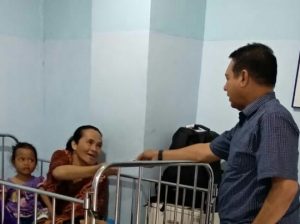 Usman Ermulan Ikut Prihatin Korban Bencana Palu di RSUD Abdul Manaf