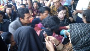 Air Mata Keluarga Korban Lion Air GT-610 Warnai Kedatangan Janry