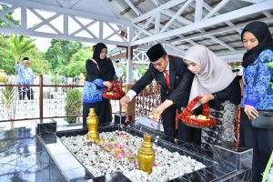 Wawako Maulana Pimpin Upacara Hari Pahlawan di Balaikota