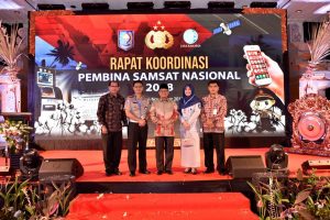Plt Gubernur Jambi Tanda Tangani MoU dan PKS Samsat Online Nasional