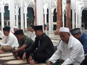 Shalat Subuh Berjamaah di Masjid Alfalah, Kolonel Inf Dany Mohon Pamit 