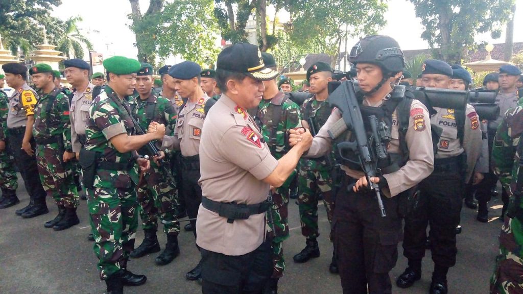 Jelang Pencoblosan, Kapolda Jambi dan Danrem 042/Gapu Lepas Patroli TNI-Polri Dalam PAM Pemilu