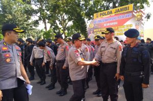 Kapolda Jambi Lepas 1.655 Personel Polda Jambi Untuk Back-up PAM TPS Pemilu 2019 