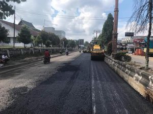 Perbaikan Jalan Nasional Terhambat Oleh Truk Angkutan Batu Bara