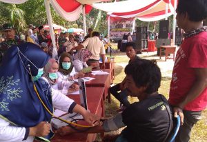 Suku Anak Dalam Antusias Periksa Kesehatan di TMMD Kodim 0415/Batanghari