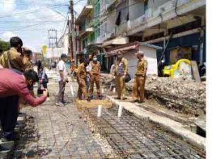 Fasha Tinjau Proyek Pedestrian dan Drainase