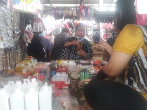 Blusukan di Pasar Aur Duri, Al Haris Bagikan Ramuan Daun Sungkai 