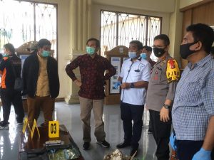 Demo Anarkis dan Ditemukan Bekas Tembakan Peluru di DPRD, Polisi Bubarkan Pengunjuk Rasa