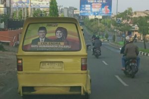 Stiker CE-Ratu di Mobil Angkot Dinilai Melanggar