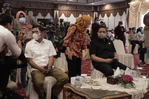 Dua Pimpinan dan Satu Anggota DPRD Provinsi Jambi Disuntik Vaksin