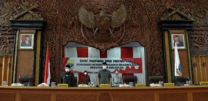 Ketua DPRD Provinsi Jambi Terima Fachrori Pamit dalam Rapat Paripurna DPRD Provinsi Jambi