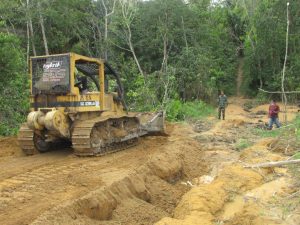 Lokasi Jalan TMMD di Mekarjaya Mulai Diratakan Bulldozer