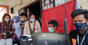 Mensos Tri Rismaharini Tinjau Perekaman e-KTP SAD di Jambi 