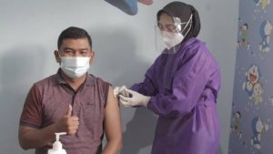 Wakil Ketua DPRD Jambi Rocky Candra Ikuti Vaksinasi Kedua
