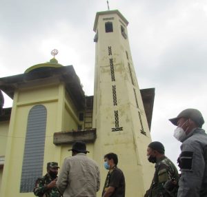 Katim Wasev Mabes TNI AD Tinjau Pengecatan Menara Masjid