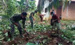 TNI Bersama Warga Mengawali Pembangunan MCK Posyando