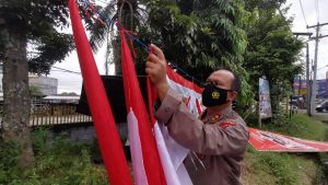 Aksi Kapolres Bungo Borong Bendera Merah Putih, Membuat Pedagang Bendera Merah-putih Mendadak Ketiban Rejeki