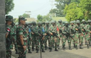 Danrem 042/Gapu Lepas Ratusan Prajurit Satgas Yonif Raider 142/KJ ke Daerah Latihan Pratugas Pengamanan Daerah Rawan Papua
