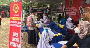 Babinsa Koramil Telanaipura Sosialisasikan Pentingnya Vaksinasi Usia 6-11 Tahun