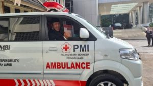 Bank Jambi Serahkan Bantuan Mobil Ambulance ke PMI-Jambi