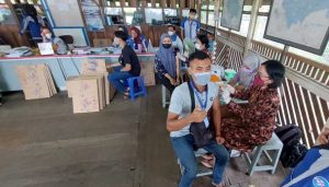 Kejar Vaksiansi, Polsek Kumpeh Ulu Jemput Bola Datangi PT Afresh Indonesia