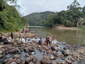 Belajar Berenang, Warga Asal Palembang Hanyut Dibawa Arus Sungai Tembesi