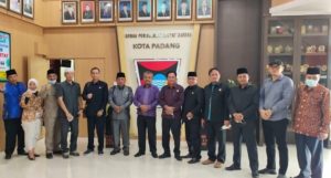 Sosialisasikan Perda, Banmus dan BK DPRD Muarojambi Kunker ke Padang