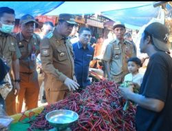 Dengar Isu Kenaikan Harga Cabai H Mukti Sidak ke Pasar Baru, dari Rp.90 Ribu turun Rp.70 Ribu