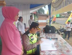 Kapolres Merangin Beserta Ketua Bhayangkari Cabang Merangin Berikan Bingkisan di Pos Pam dan Pos Yan Operasi Ketupat 2024