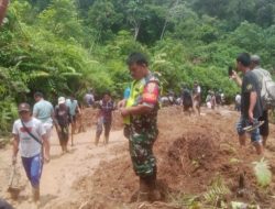 Bencana Alam Tanah Longsor di Desa Koto Rame, Babinsa Koramil 420-06/Muara Siau Turun Tangan Bersama Warga
