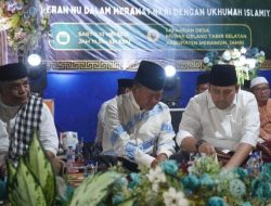 Bupati dan Wabup Pengajian Akbar Bersama Gus Muwafiq, Di Lapangan Desa Muara Delang Kecamatan Tabir Selatan