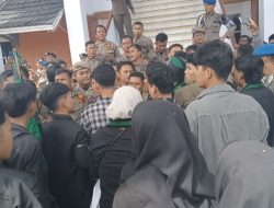HMI Cabang Bangko Kembali Turun Sampaikan Aspirasi Datangi DPRD dan Kantor Bupati
