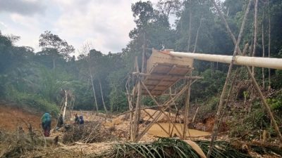 Aktivitas PETI di Kawasan SMA N 7 Merangin, Di Duga Garap Tanah Pemkab Sei-Misang Bagian Belakang