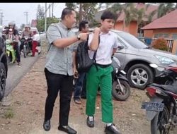 Bupati Merangin H M Syukur Antar Anak ke Sekolah
