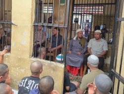 Tangis Tobat Dibalik Jeruji, Tahanan Polres Merangin Khusyuk Jalani Binrohtal Dan Tausiah